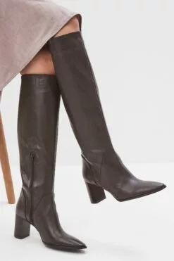 Signature Kniehohe Lederstiefel