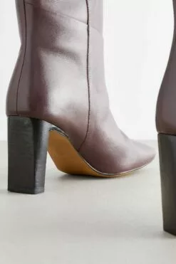 Next Forever Comfort® Kniehohe Lederstiefel Mit Eckiger Zehenpartie -Winterschuhe Verkaufs-Shop U30096s3